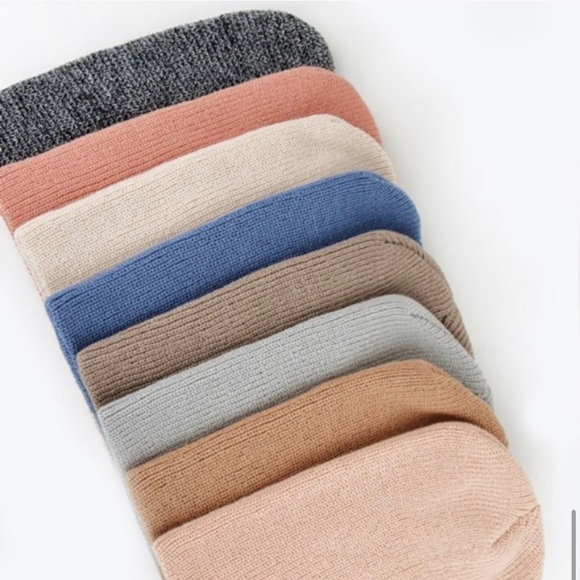 Last 1 New Soft Cozy Chic Slouchy Knit Hat - Picture 6 of 8